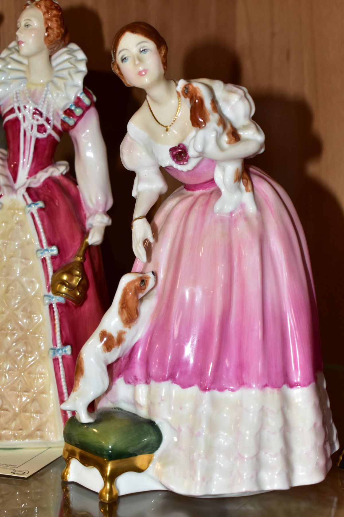 FOUR ROYAL DOULTON LIMITED EDITION QUEENS OF THE REALM FIGURES, comprising 'Queen Elizabeth I' - Image 4 of 7