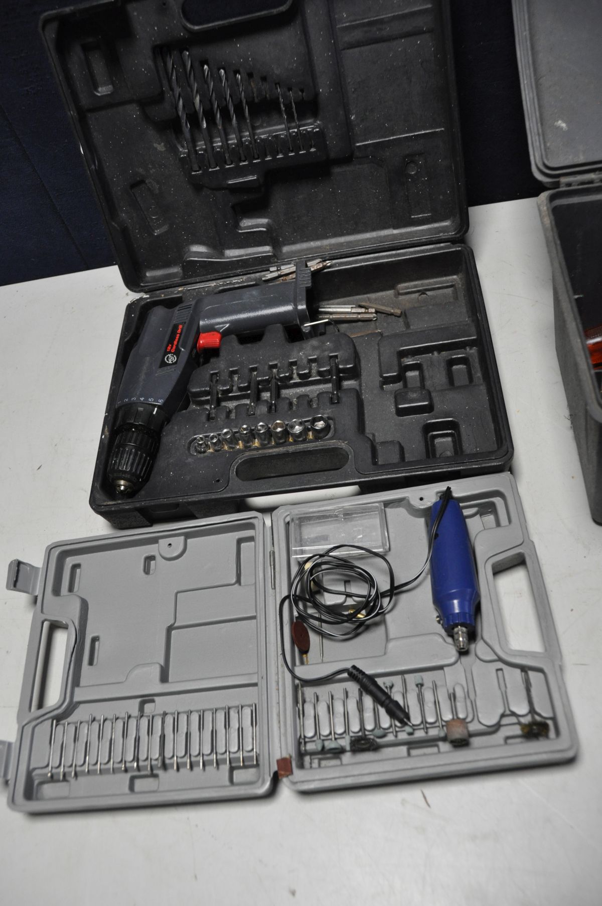 A PLASTIC TOOLBOX CONTAINING HANDTOOLS including Stanley and other screwdrivers, mole grips, long - Image 2 of 4