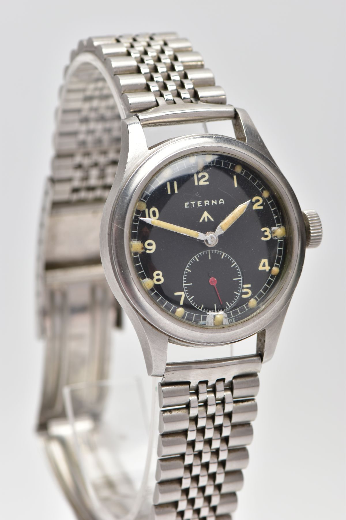 AN ETERNA STAINLESS STEEL BRITISH MILITARY ISSUE GENTLEMANS WRISTWATCH, CASE BACK MARKED WITH - Image 2 of 6