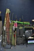 A QUANTITY OF FISHING EQUIPMENT including two Browning 712 graphite reels, 3 spare line carriages,