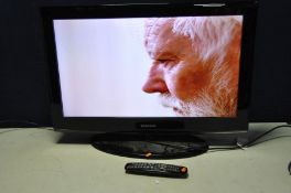 A SAMSUNG LE32A456 32in TV with remote (PAT pass and working)