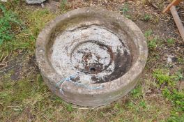 A LARGE ROUND COMPOSITE BIRD BATH TOP/WATER FEATURE BOWL 60cm in diameter 17cm high