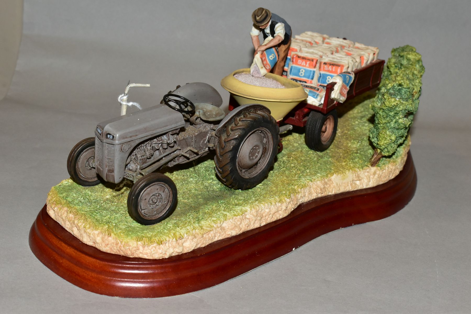 A BORDER FINE ARTS TRACTORS SERIES SCULPTURE 'TOP DRESSING', model No. A6349, mounted on a wooden - Image 7 of 7