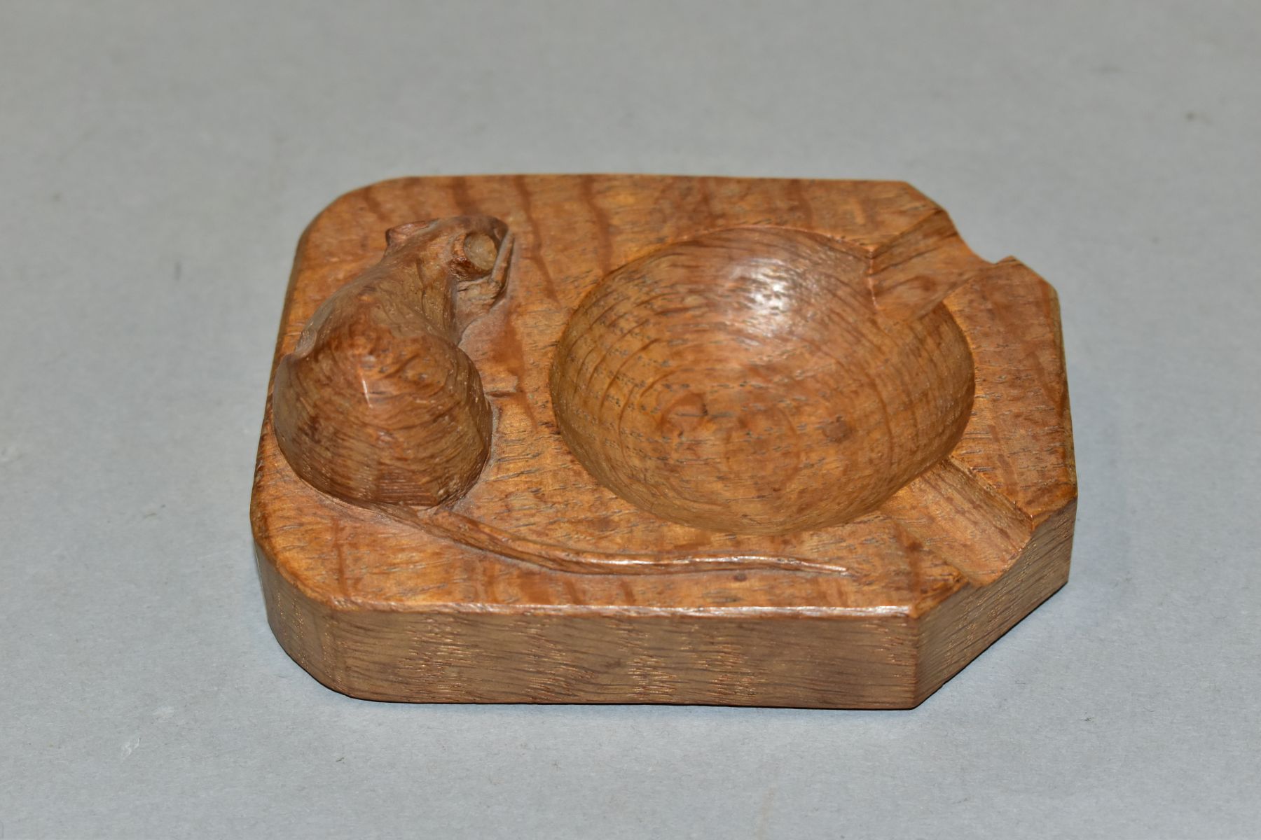 A ROBERT THOMPSON OF KILBURN MOUSEMAN OAK ASHTRAY, with signature carved mouse, length 10cm ( - Image 2 of 4