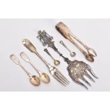 A SELECTION OF SILVER ITEMS, to include a pair of Georgian plain polished fiddle pattern sugar
