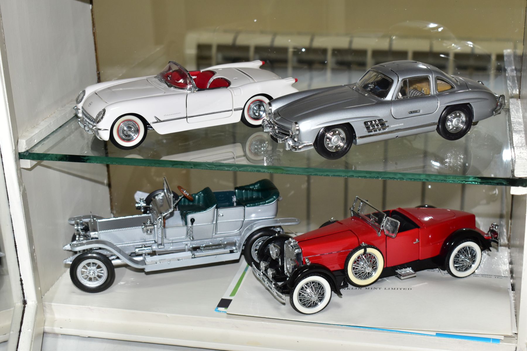 FOUR UNBOXED FRANKLIN MINT DIECAST CAR MODELS, 1/24 scale, 1907 Rolls-Royce Silver Ghost, 928 - Image 2 of 4