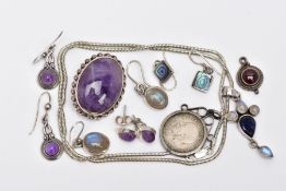A BAG OF ASSORTED WHITE METAL JEWELLERY, to include a silver amethyst cabochon brooch hallmarked