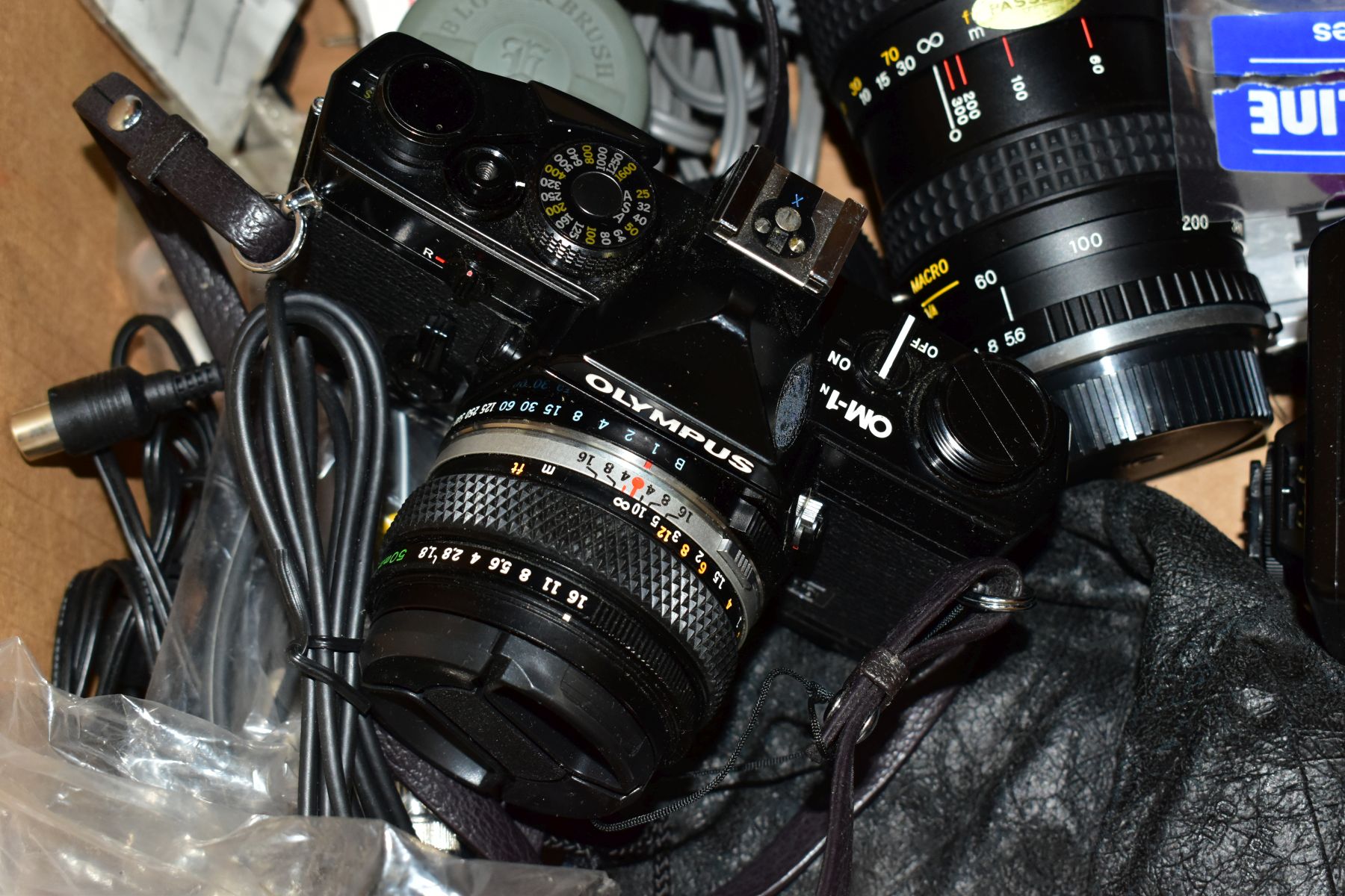 AN OLYMPUS OM-1 FILM CAMERA AND OTHER PHOTOGRAPHIC EQUIPMENT, the OM-1 fitted with an OM-SYSTEM - Image 3 of 4