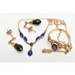 THREE ITEMS OF JEWELLERY ITEMS TO INCLUDE; A 9ct gold fine lapis lazuli necklet, hallmarked 9ct