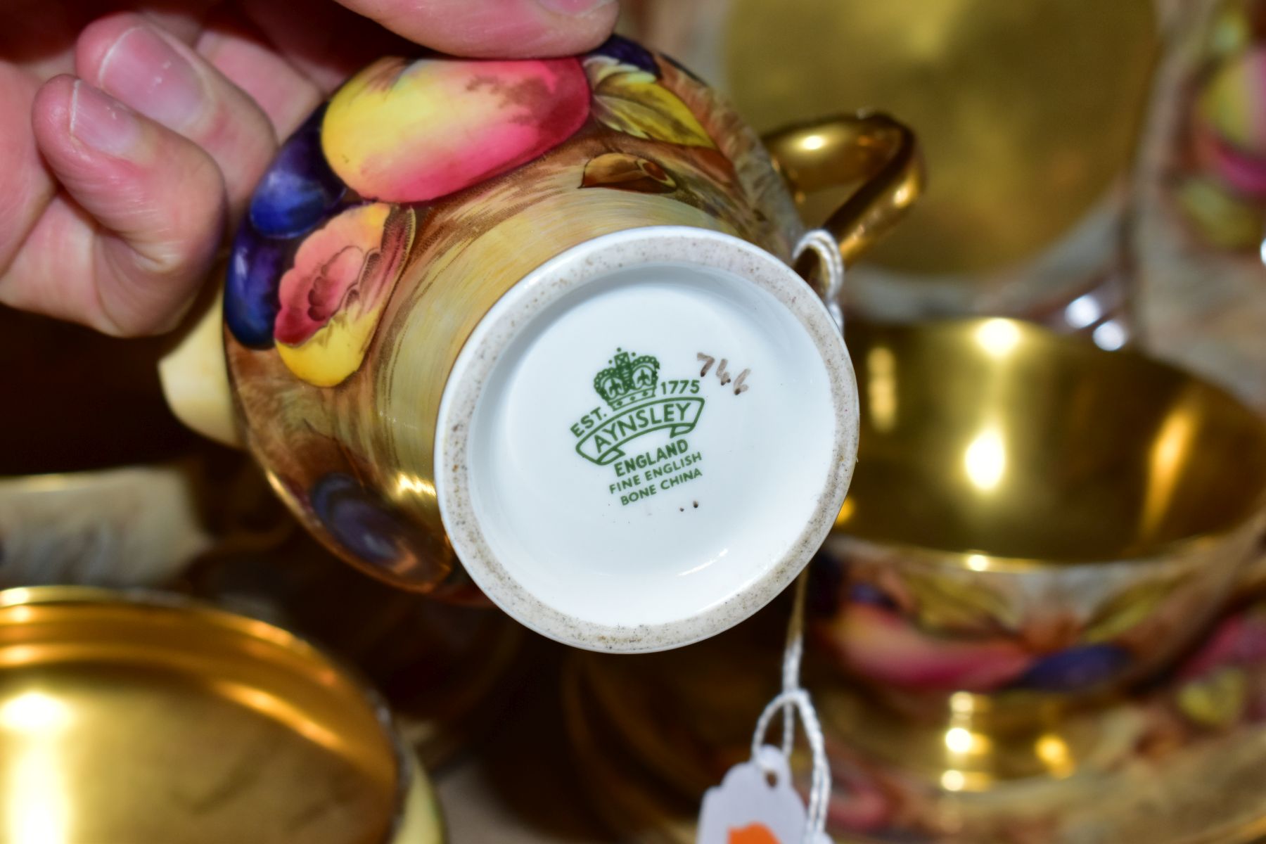 A COLLECTION OF AYNSLEY FRUIT STUDY (ORCHARD GOLD) AND FLOWER STUDY CUPS, SAUCERS, PLATES, VASES, - Image 9 of 13