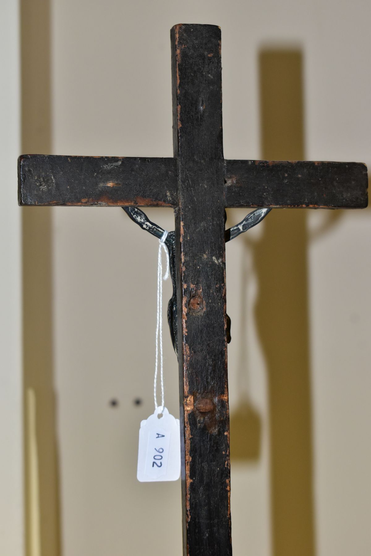 A 17TH CENTURY TORTOISESHELL VENEERED CRUCIFIX, dated 1691 and 'ROME LEO' verso, standing on a - Image 9 of 11