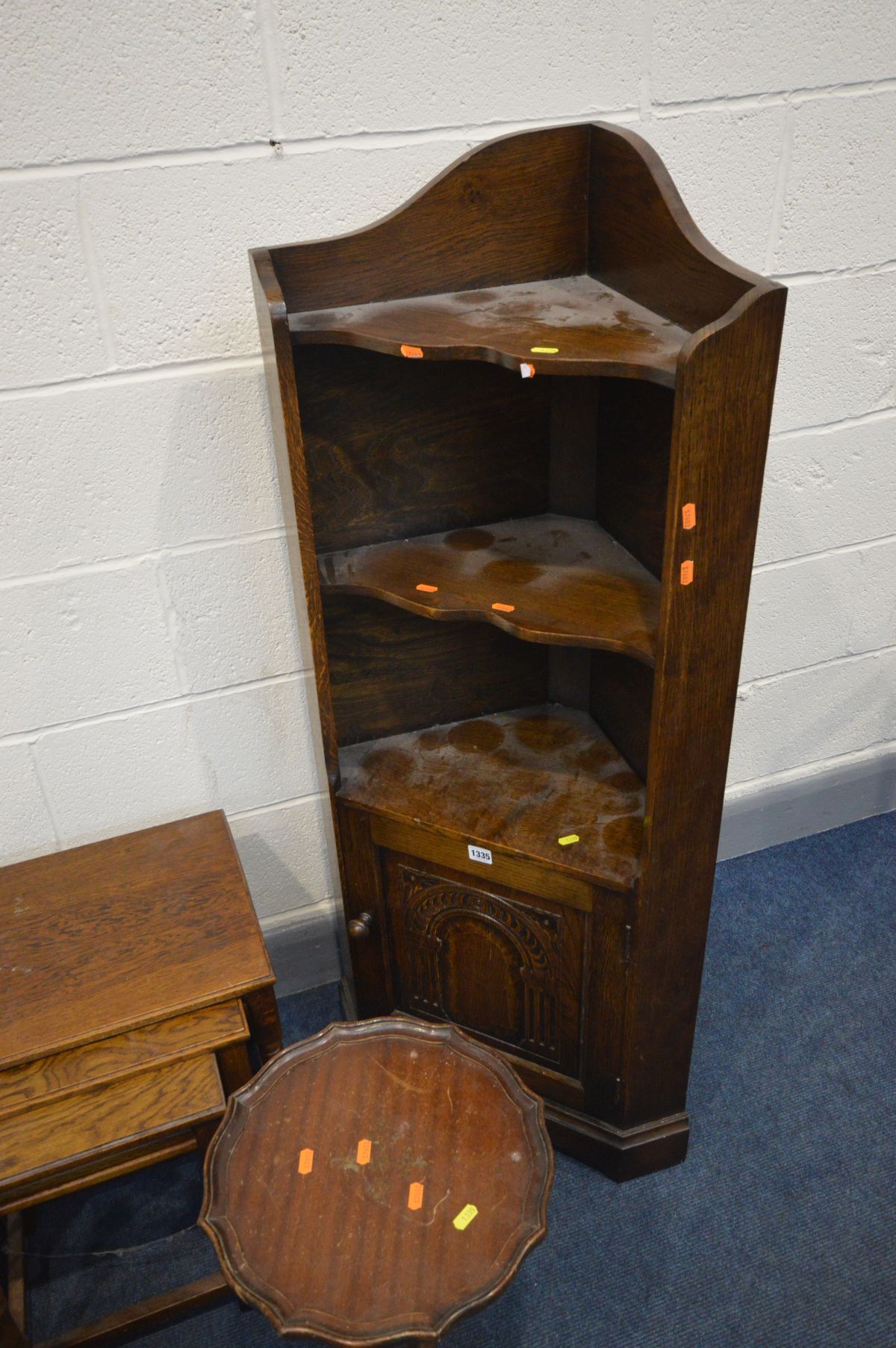 A COLLECTION OF OAK/MAHOGANY OCCASSIONAL FURNITURE to include a corner cupboard with two open - Image 2 of 3