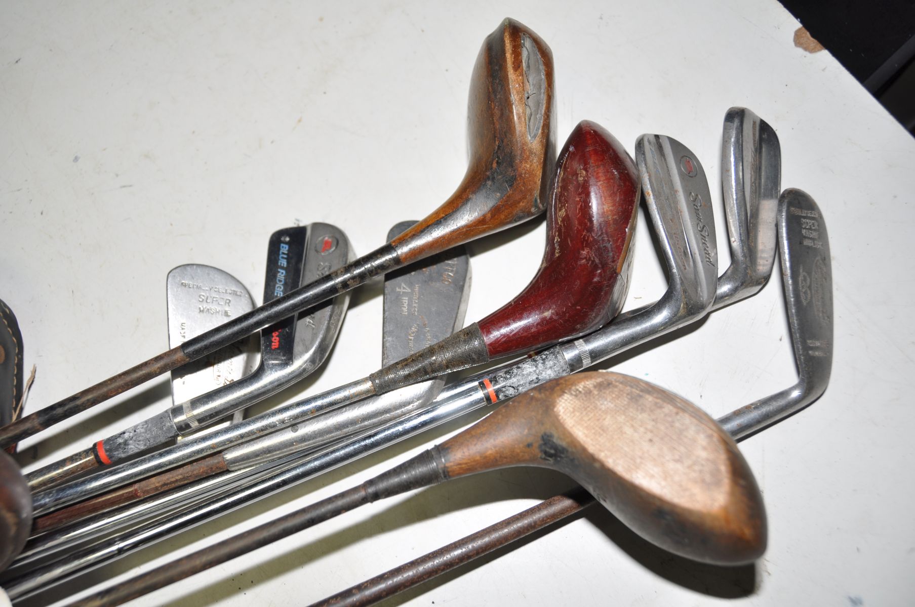 A VINTAGE GOLFBAG containing Wilson, Cochnamer, Leyland irons and A Burton, three other woods and - Image 3 of 3