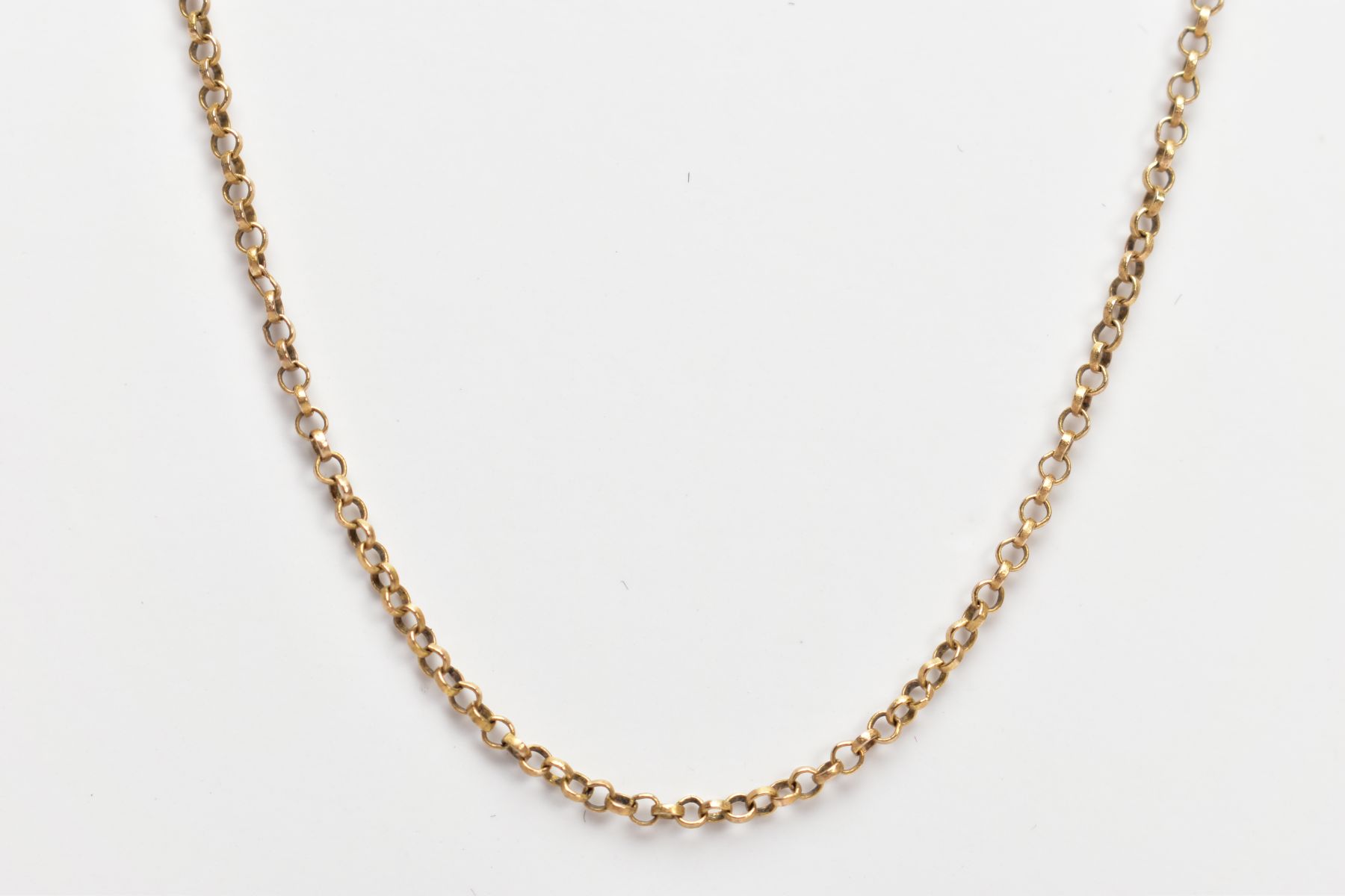 A 9CT GOLD FINE CURB LINK CHAIN, fitted with a spring clasp stamped 9ct gold London import, length - Image 3 of 3
