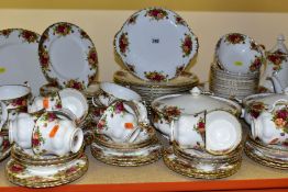 A COMPREHENSIVE ROYAL ALBERT OLD COUNTRY ROSES DINNER AND TEA SERVICE, WITH A SMALL NUMBER OF