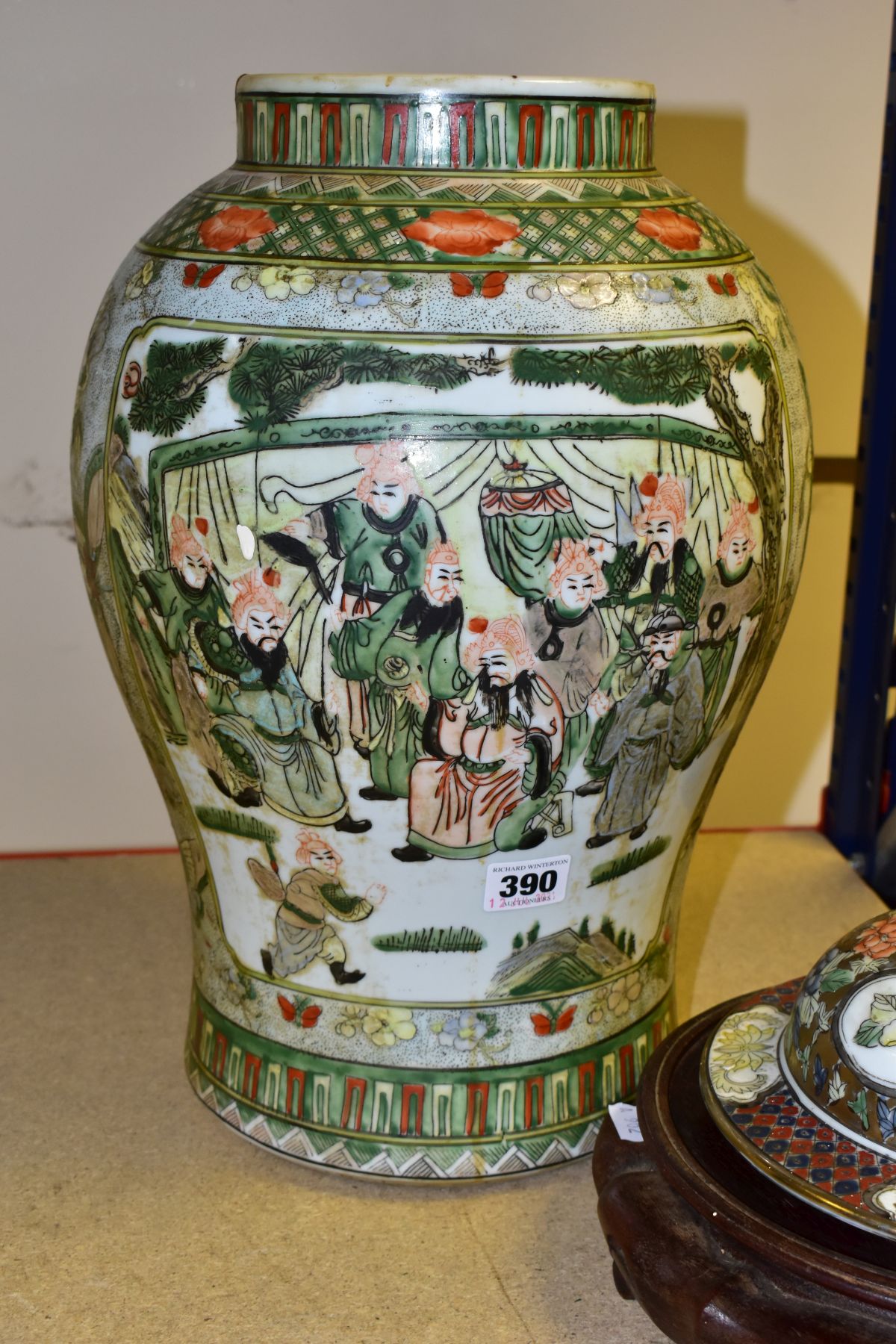 A CHINESE PORCELAIN FAMILLE VERT JAR AND COVER, decorated with figures flowers and insects, jar - Image 5 of 13