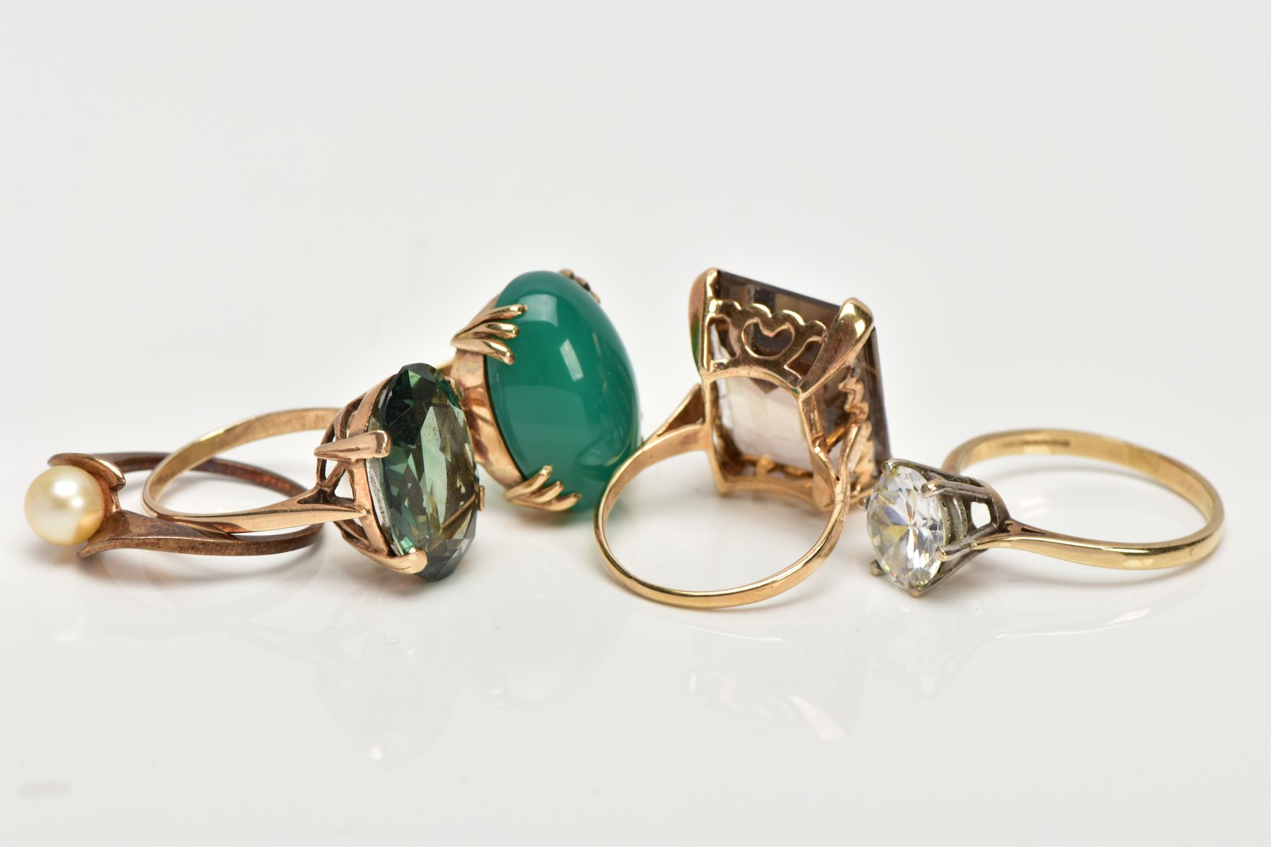 FIVE MODERN DRESS RINGS, all hallmarked or stamped '9ct', to include a large Citrine, a dyed green - Image 3 of 4