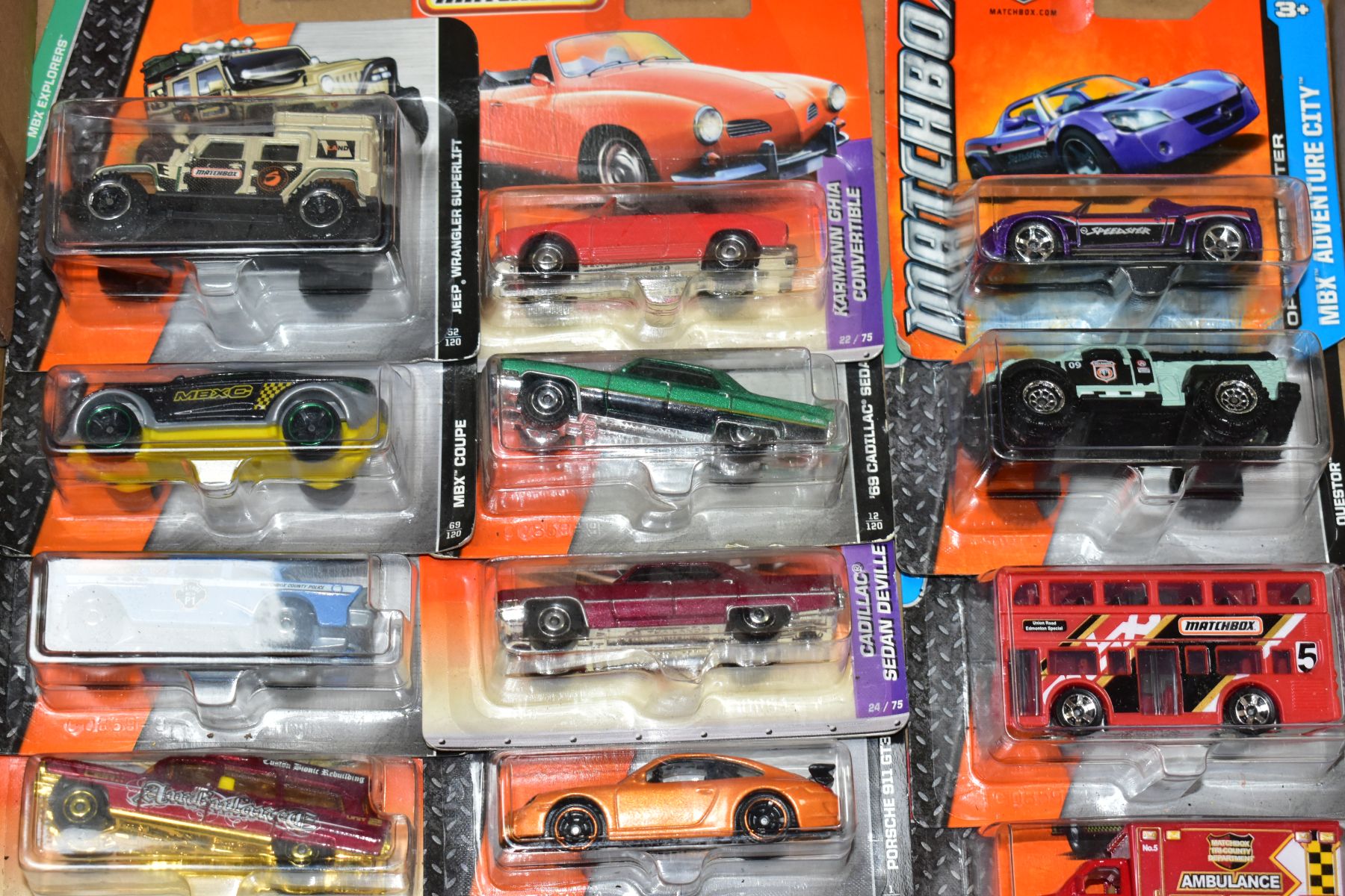 A QUANTITY OF HOT WHEELS AND MATCHBOX DIECAST VEHICLES, modern issues, majority still sealed on - Image 5 of 10