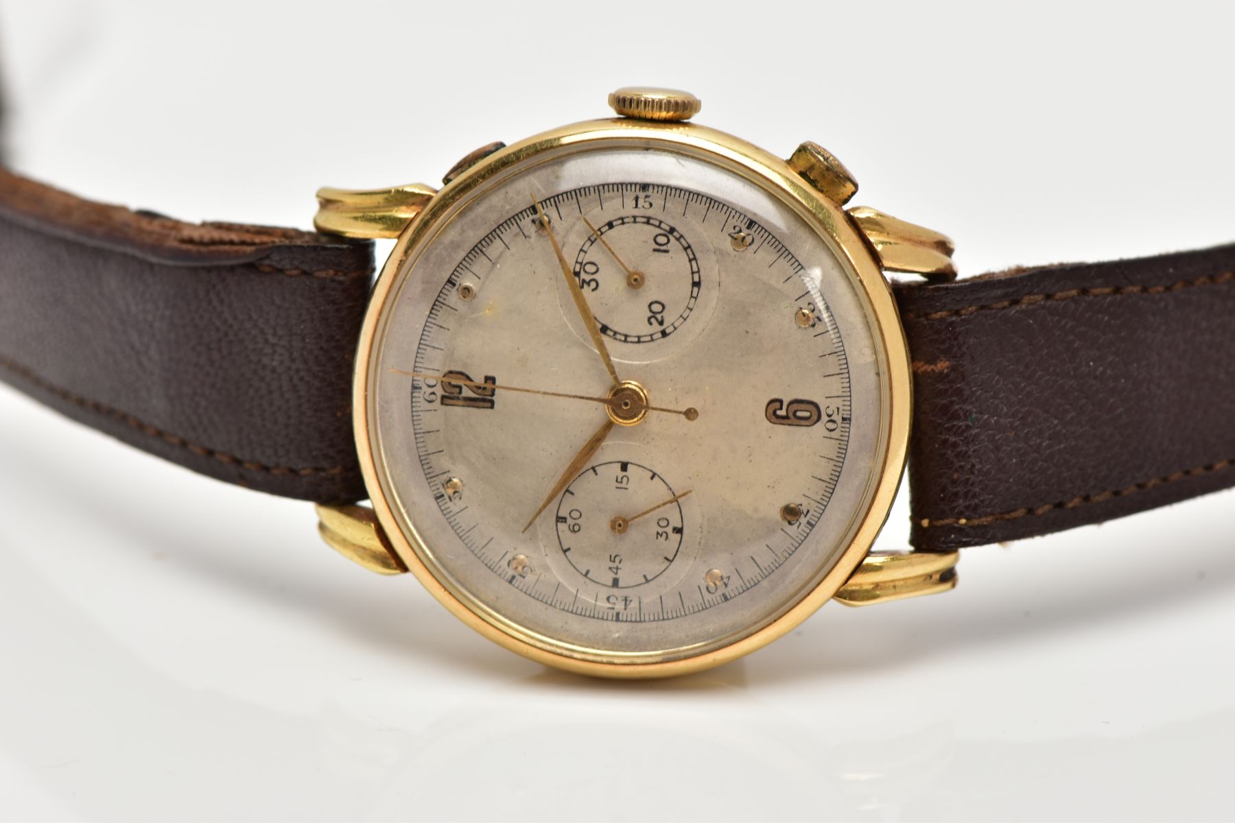 A MINERVA 18CT GOLD TWIN DIAL CHRONOGRAPH WRISTWATCH, discoloured silver dial with gold coloured - Image 4 of 6
