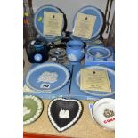 A SMALL COLLECTION OF WEDGWOOD JASPERWARE, GLASSWARE AND BONE CHINA, including a silver mounted 1977