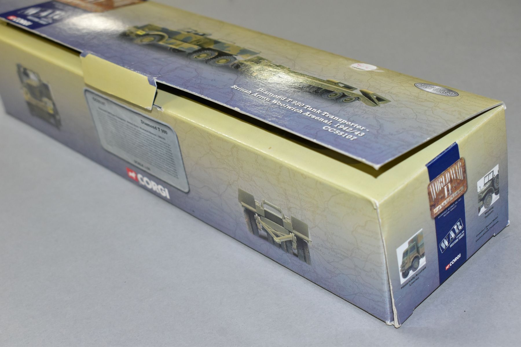 A BOXED CORGI CLASSICS WWII COLLECTION 'WAR ACROSS THE WESTERN DESSERT', DIAMOND T 980 TANK - Image 2 of 5