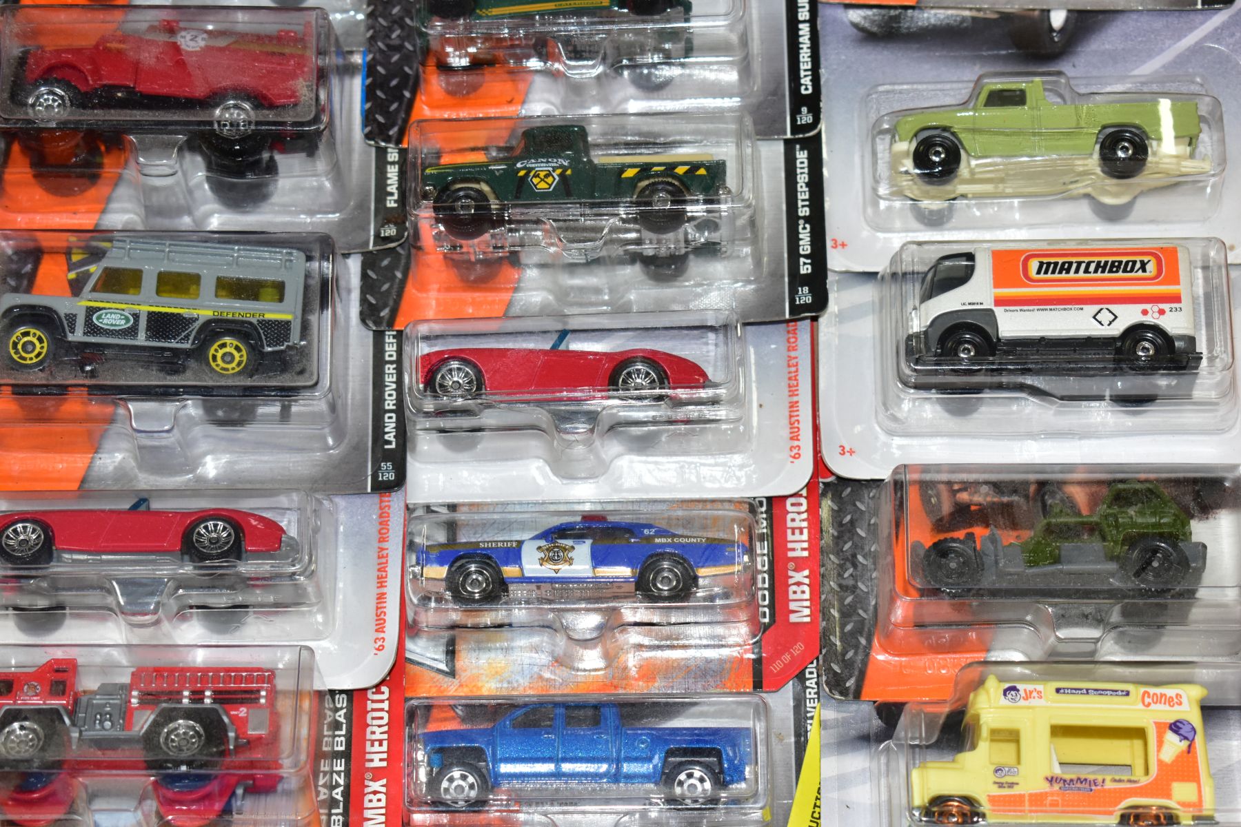 A QUANTITY OF HOT WHEELS AND MATCHBOX DIECAST VEHICLES, modern issues, majority still sealed on - Image 3 of 10