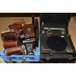 VINTAGE PHOTOGRAPHIC EQUIPMENT, ETC, to include a Bakelite No.2 Hawkette folding camera, AGFA-