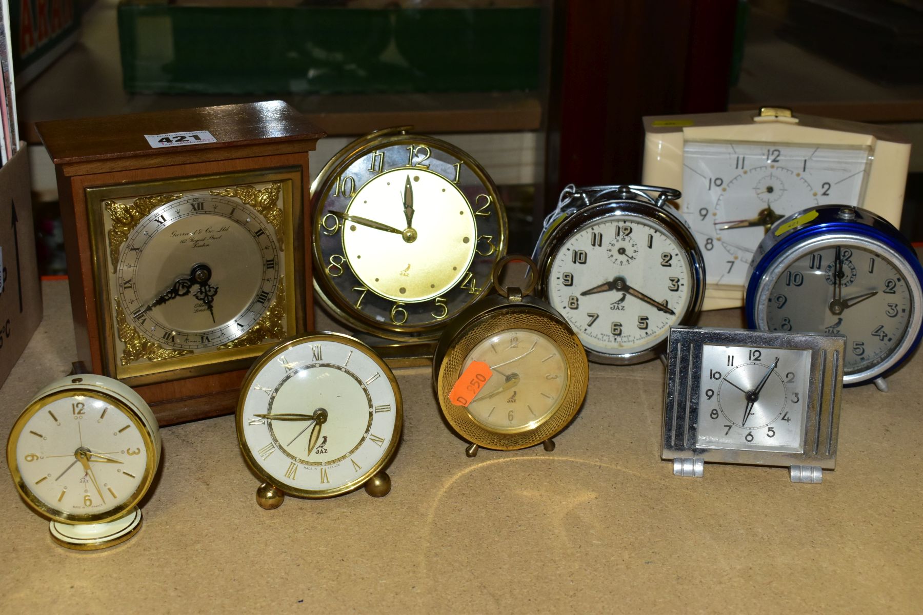 A GARRARDS & CO OF REGENT STREET LONDON MECHANICAL MANTEL CLOCK, mahogany case, Roman numerals to