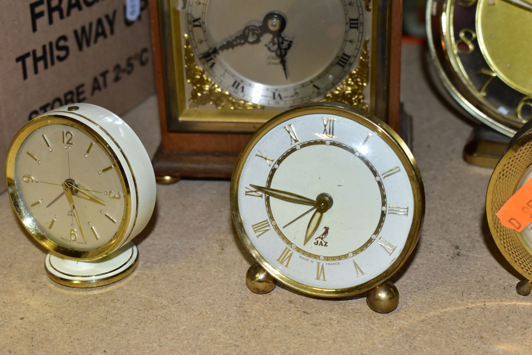 A GARRARDS & CO OF REGENT STREET LONDON MECHANICAL MANTEL CLOCK, mahogany case, Roman numerals to - Image 3 of 6