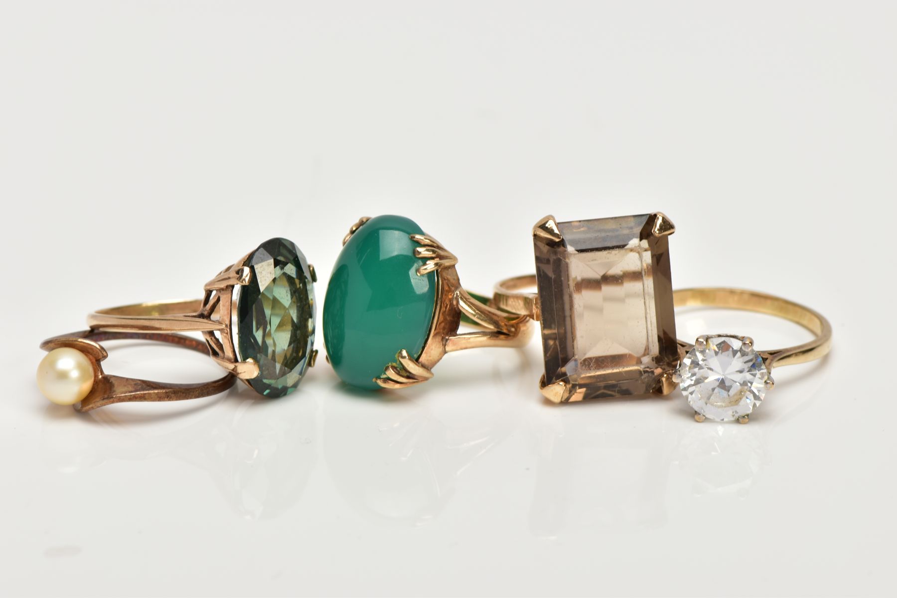 FIVE MODERN DRESS RINGS, all hallmarked or stamped '9ct', to include a large Citrine, a dyed green - Image 2 of 4