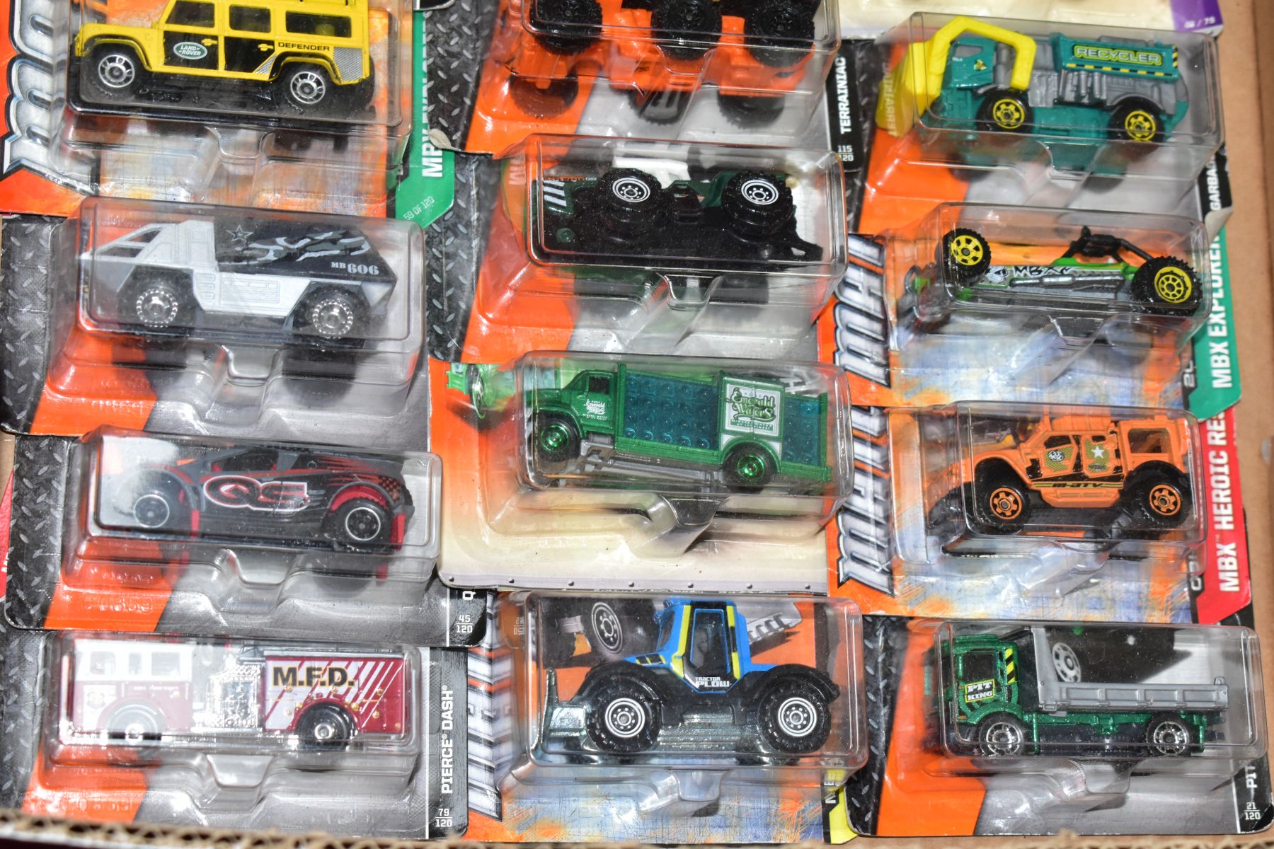 A QUANTITY OF HOT WHEELS AND MATCHBOX DIECAST VEHICLES, modern issues, majority still sealed on - Image 10 of 10