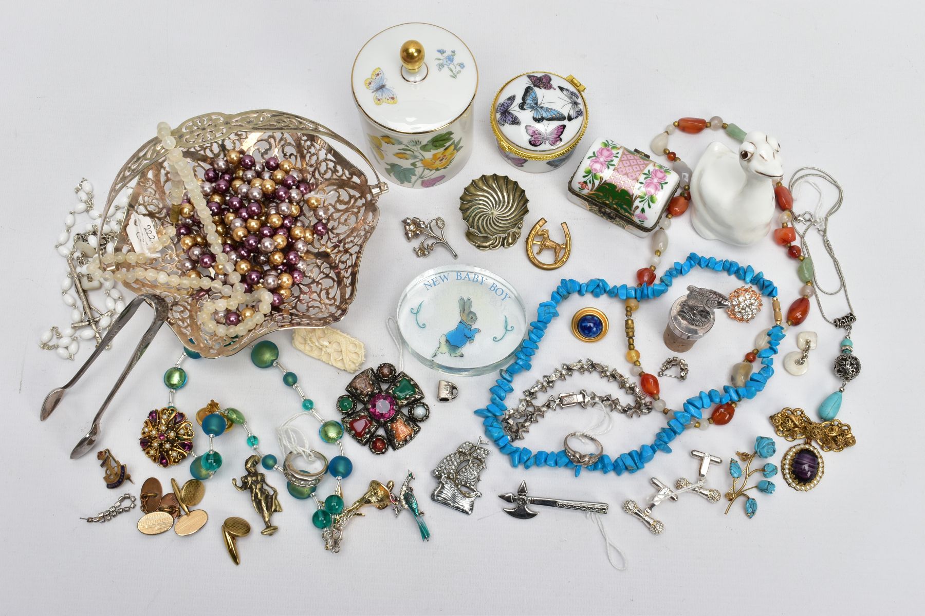 A MIXED TRAY OF CERAMICS, METALWARE AND COSTUME JEWELLERY, to include a Portmerion lidded jar with - Image 2 of 9