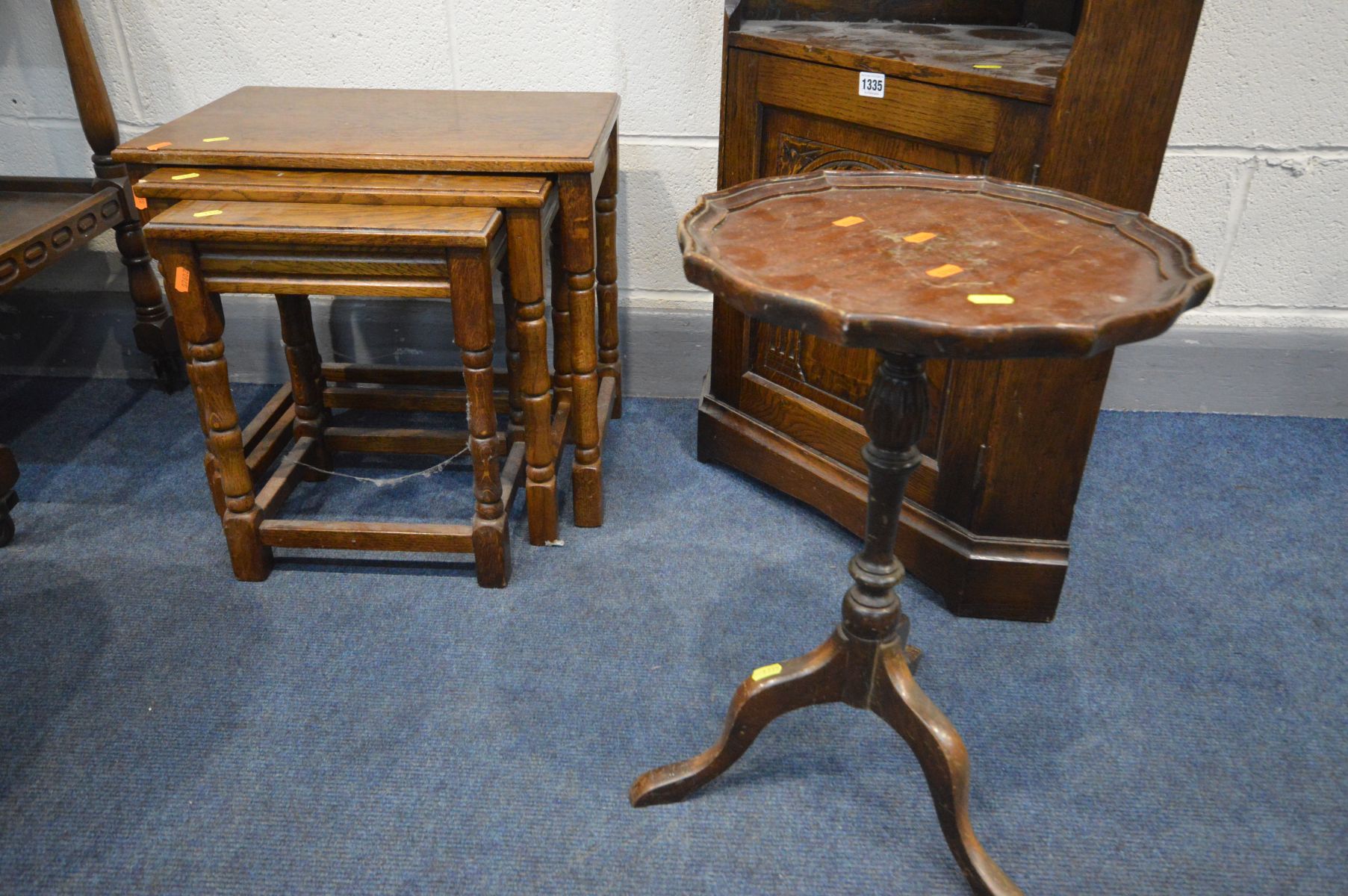 A COLLECTION OF OAK/MAHOGANY OCCASSIONAL FURNITURE to include a corner cupboard with two open - Image 3 of 3