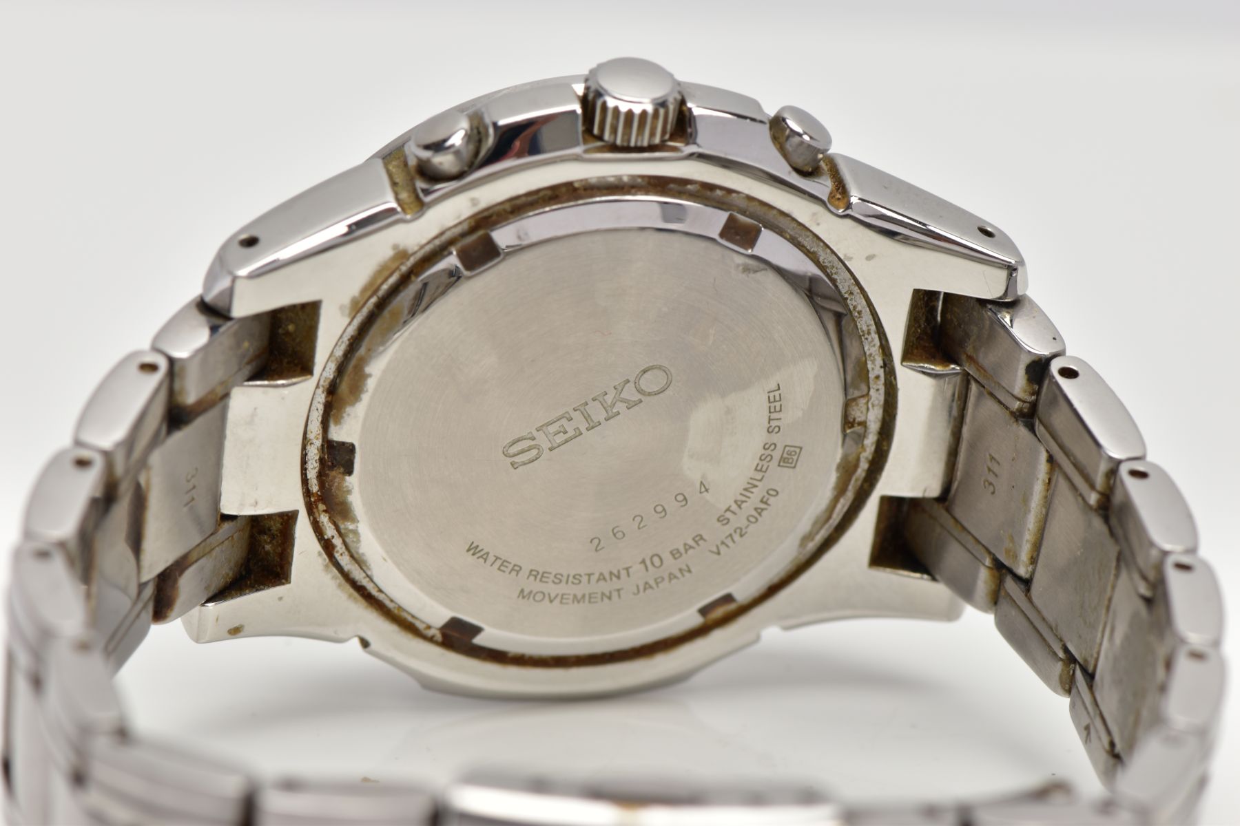 A SEIKO SOLAR CHRONOGRAPH ALARM STAINLESS STEEL WRISTWATCH, silvered dial with black subsidiary - Image 6 of 6