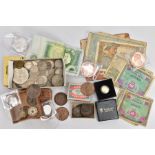 A SMALL CARDBOARD BOX OF COINS to include a boxed Hattons quarter sovereign UNA & Lion, two Zuid