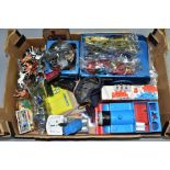 A QUANTITY OF ASSORTED PLASTIC SOLDIER FIGURES, majority are Airfix 1/7 scale figures but also