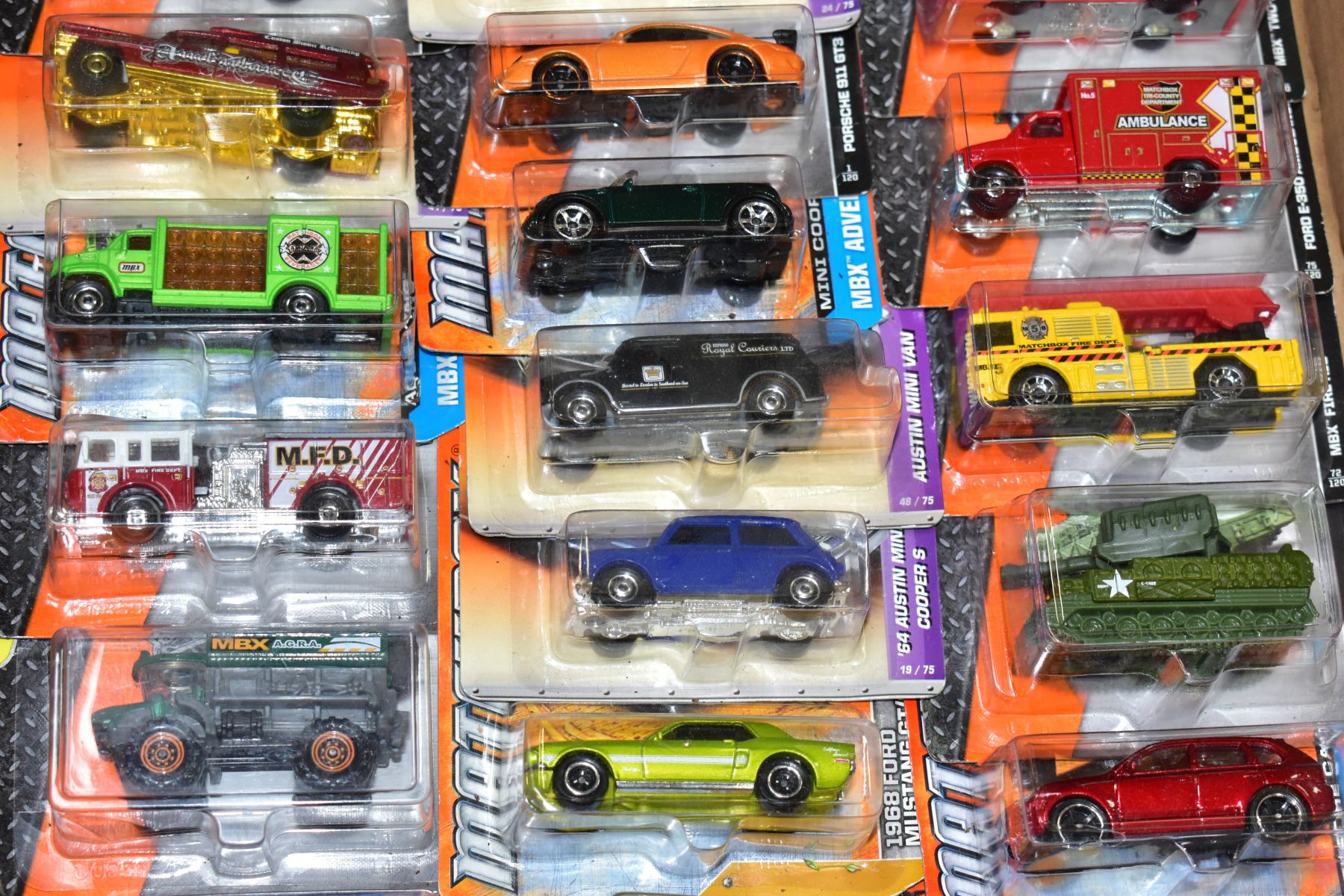 A QUANTITY OF HOT WHEELS AND MATCHBOX DIECAST VEHICLES, modern issues, majority still sealed on - Image 6 of 10
