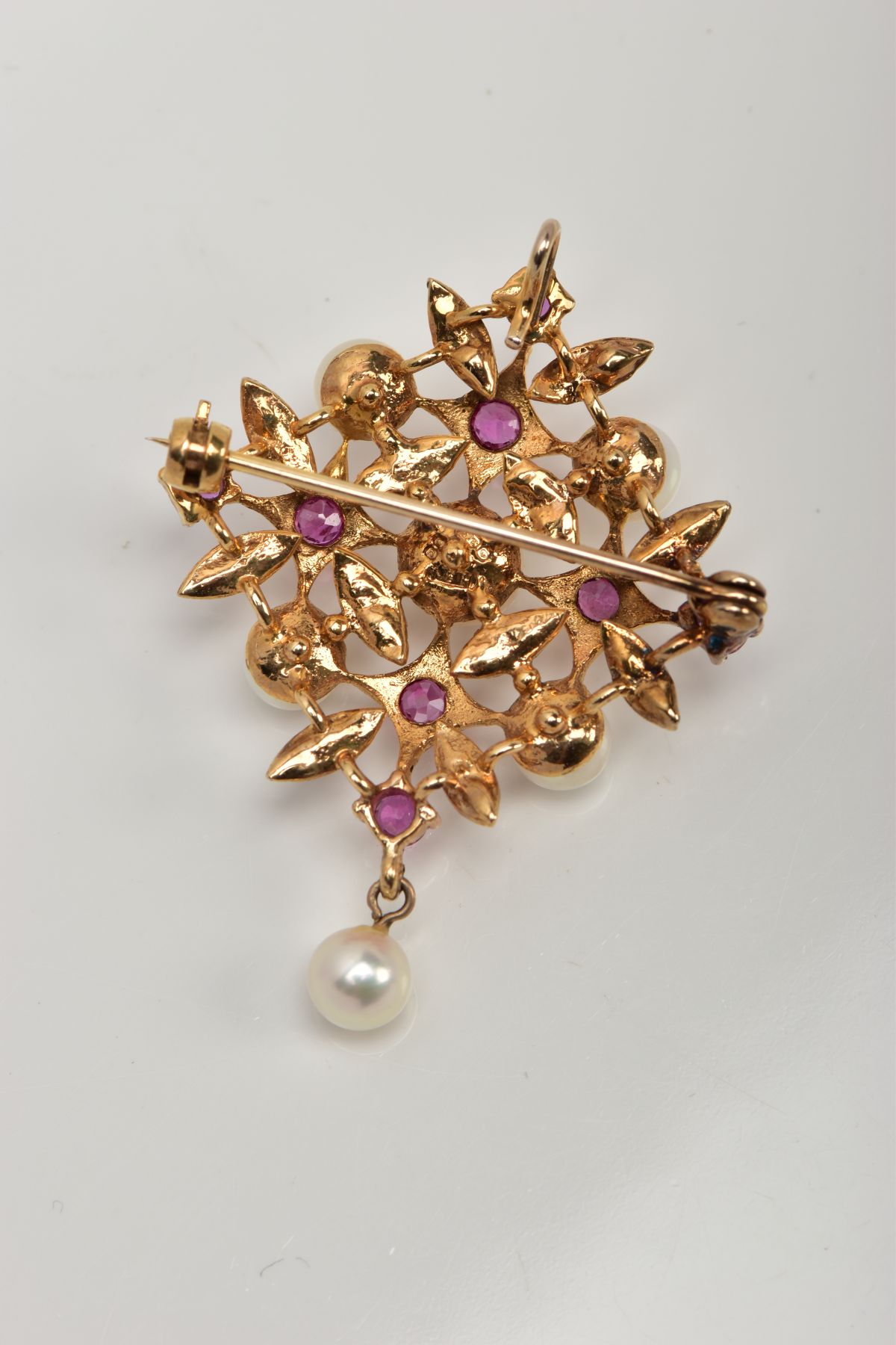 A 9CT GOLD RUBY AND CULTURED PEARL FANCY BROOCH PENDANT, measuring approximately 35mm in diameter, - Image 3 of 3