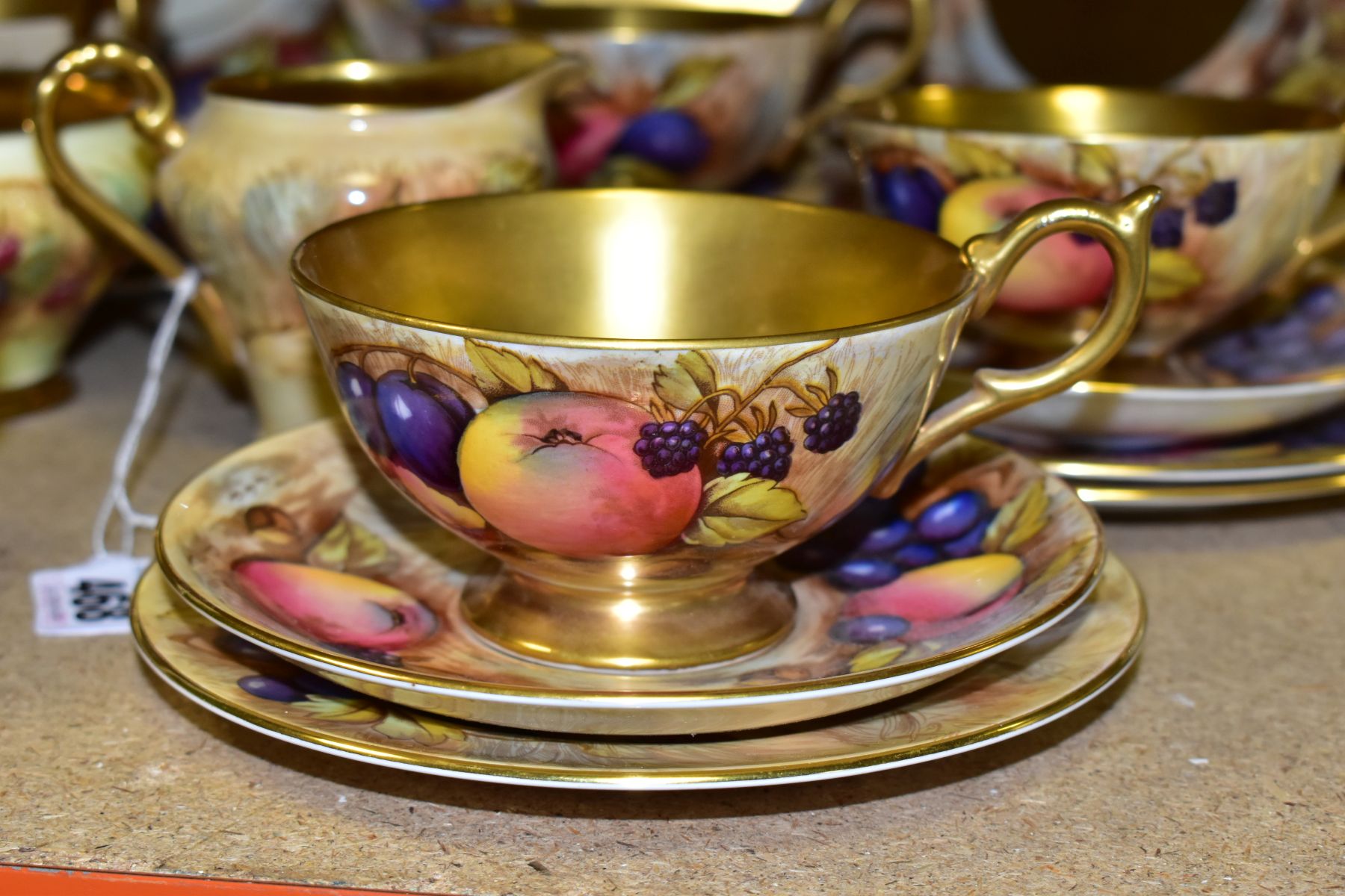 A COLLECTION OF AYNSLEY FRUIT STUDY (ORCHARD GOLD) AND FLOWER STUDY CUPS, SAUCERS, PLATES, VASES, - Image 3 of 13