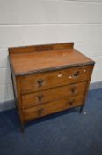 AN EARLY 20TH CENTURY OAK CHEST OF THREE DRAWERS, width 86cm x depth 44cm x height 85cm