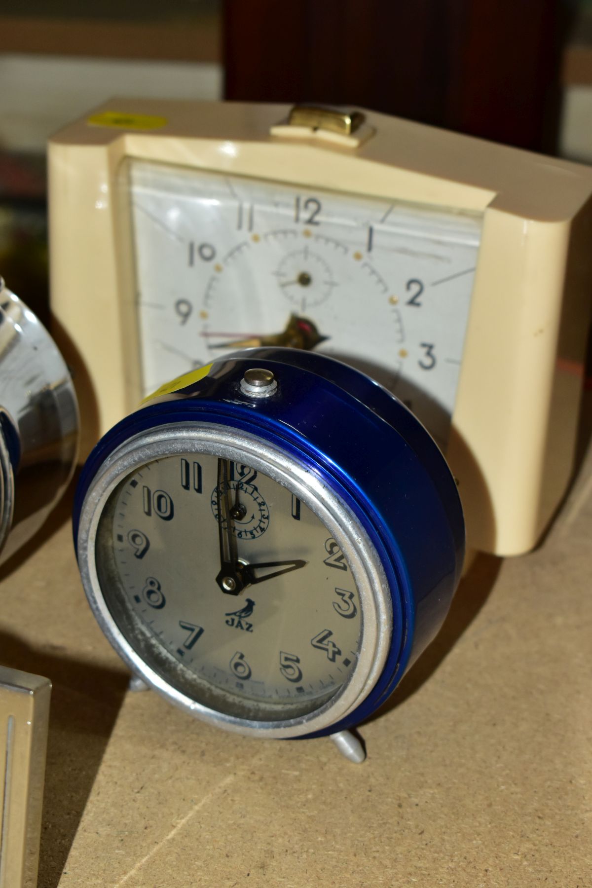 A GARRARDS & CO OF REGENT STREET LONDON MECHANICAL MANTEL CLOCK, mahogany case, Roman numerals to - Image 5 of 6