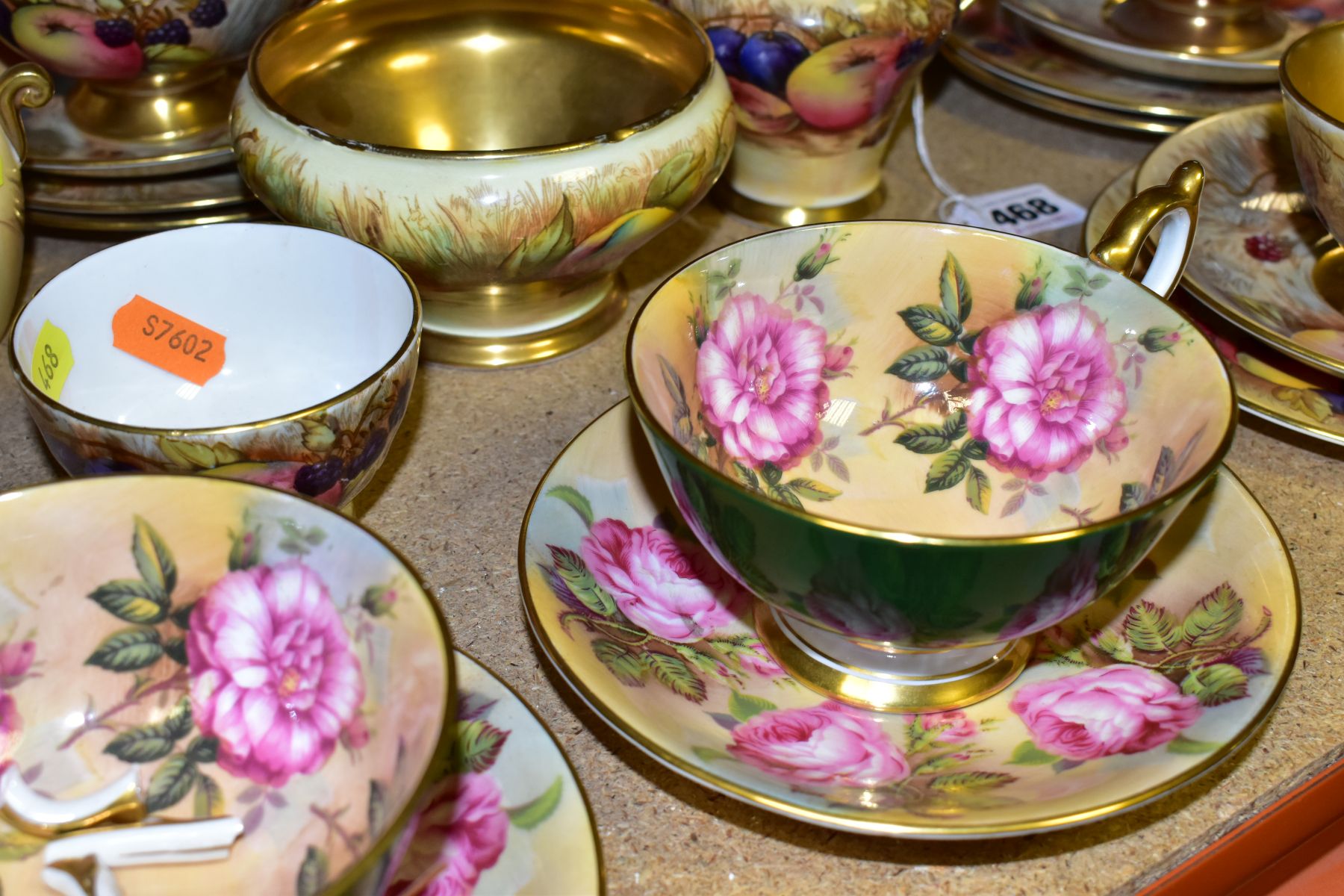 A COLLECTION OF AYNSLEY FRUIT STUDY (ORCHARD GOLD) AND FLOWER STUDY CUPS, SAUCERS, PLATES, VASES, - Image 13 of 13