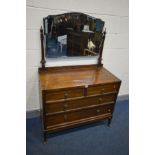 AN EARLY 20TH CENTURY OAK DRESSING CHEST, with a single mirror and four drawers, width 99cm x
