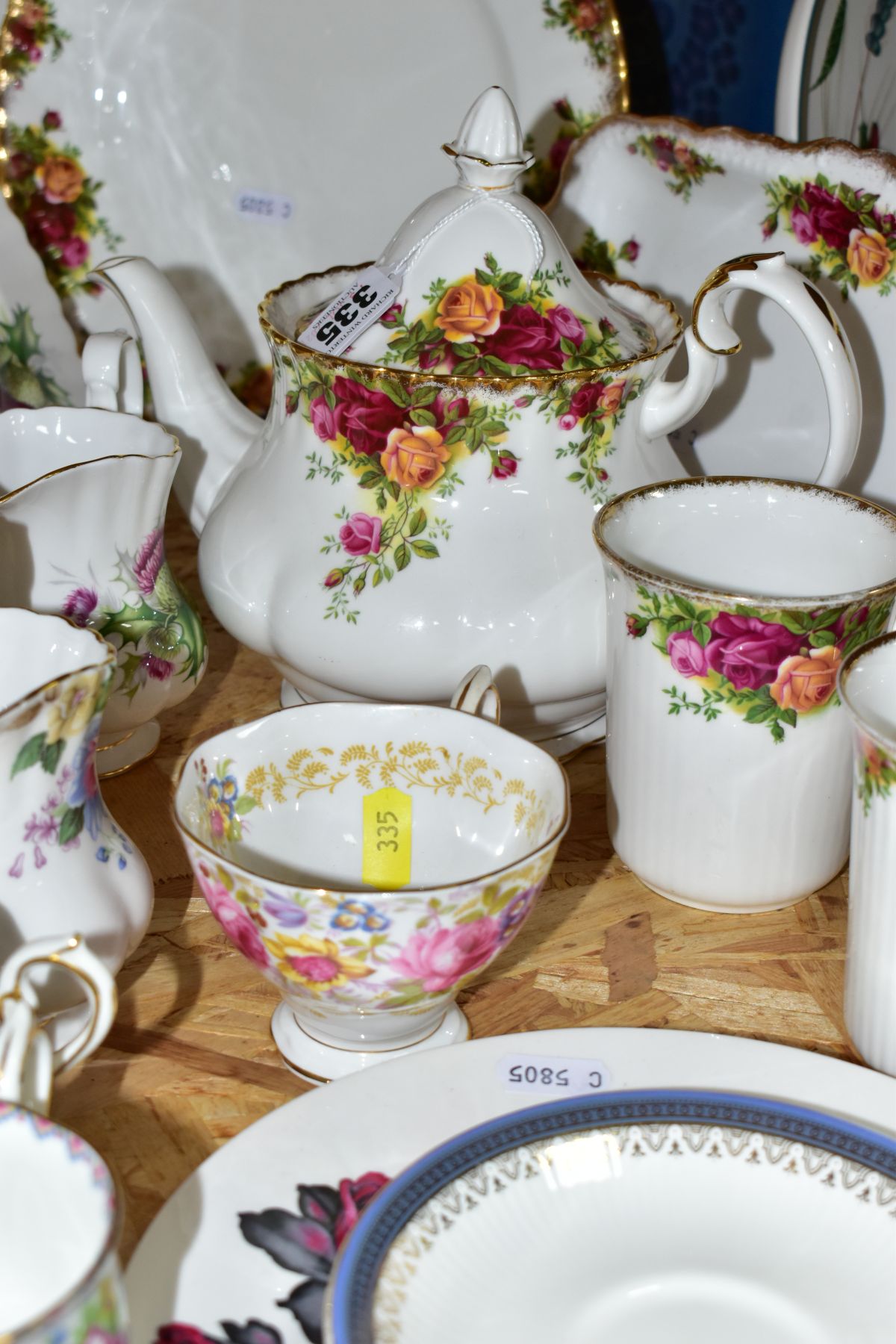 A GROUP OF VARIOUS ROYAL ALBERT TABLESWARES, comprising 'Old Country Roses' teapot (some - Image 4 of 8