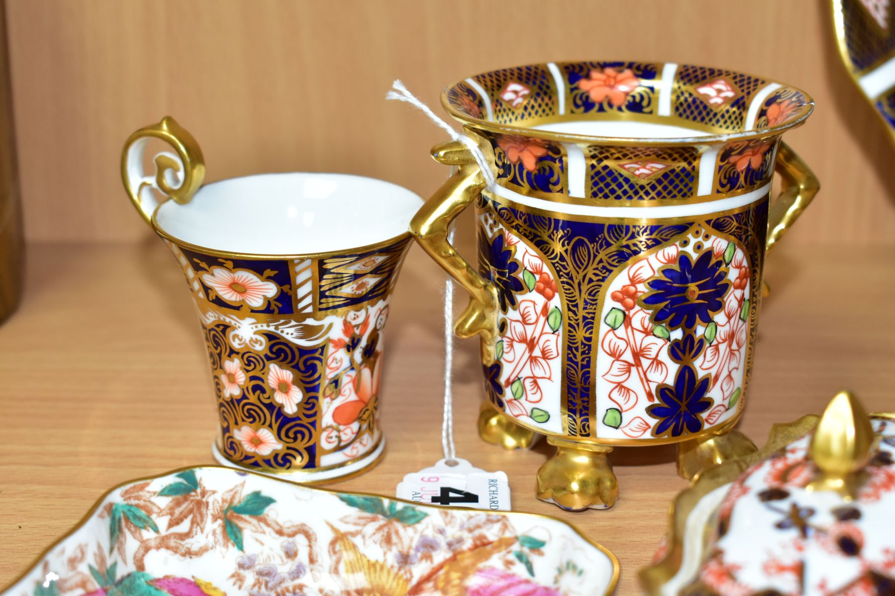 FOUR PIECES OF ROYAL CROWN DERBY, comprising a twin handled cylindrical 1128 pattern vase with - Image 4 of 8