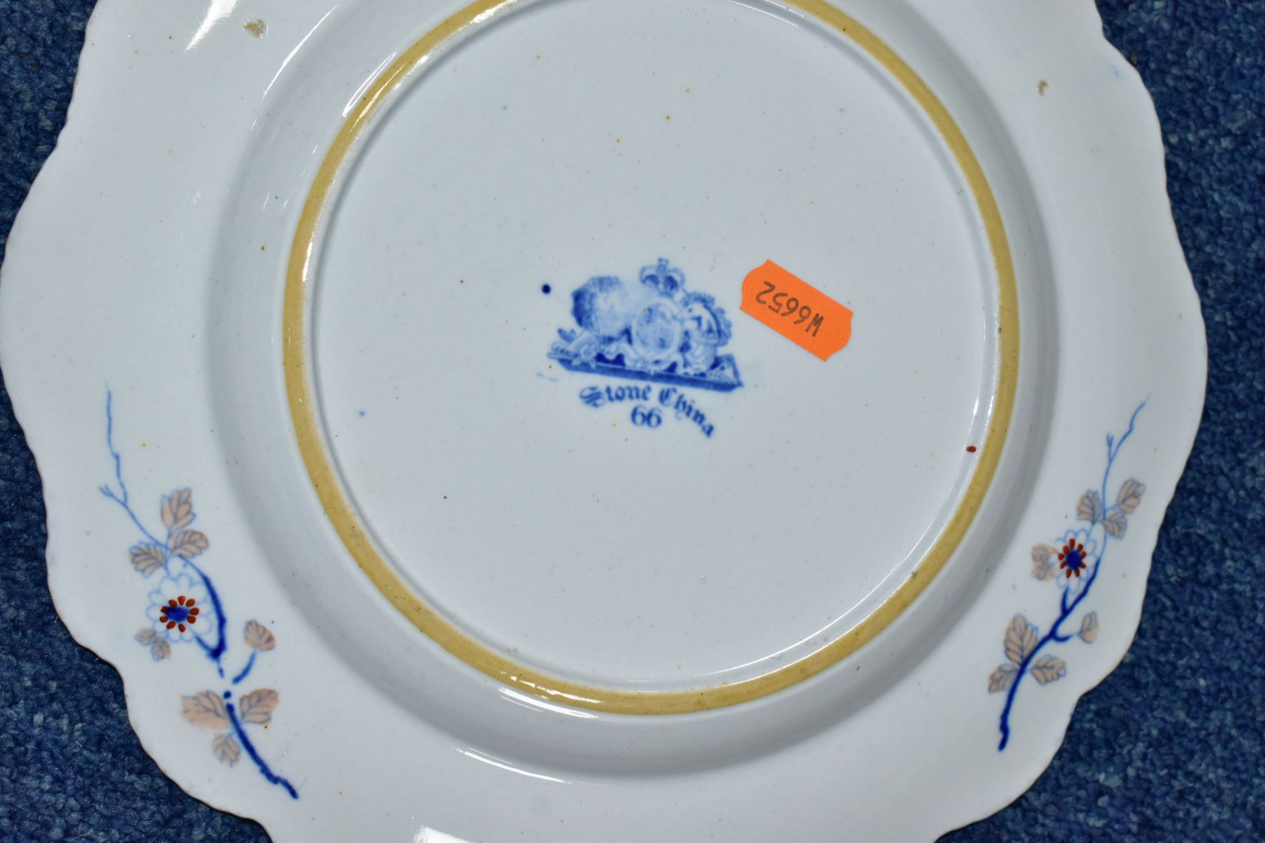 A COLLECTION OF 19TH AND 20TH CENTURY CABINET AND DINNER PLATES, comprising three Hicks & Meigh - Image 20 of 21