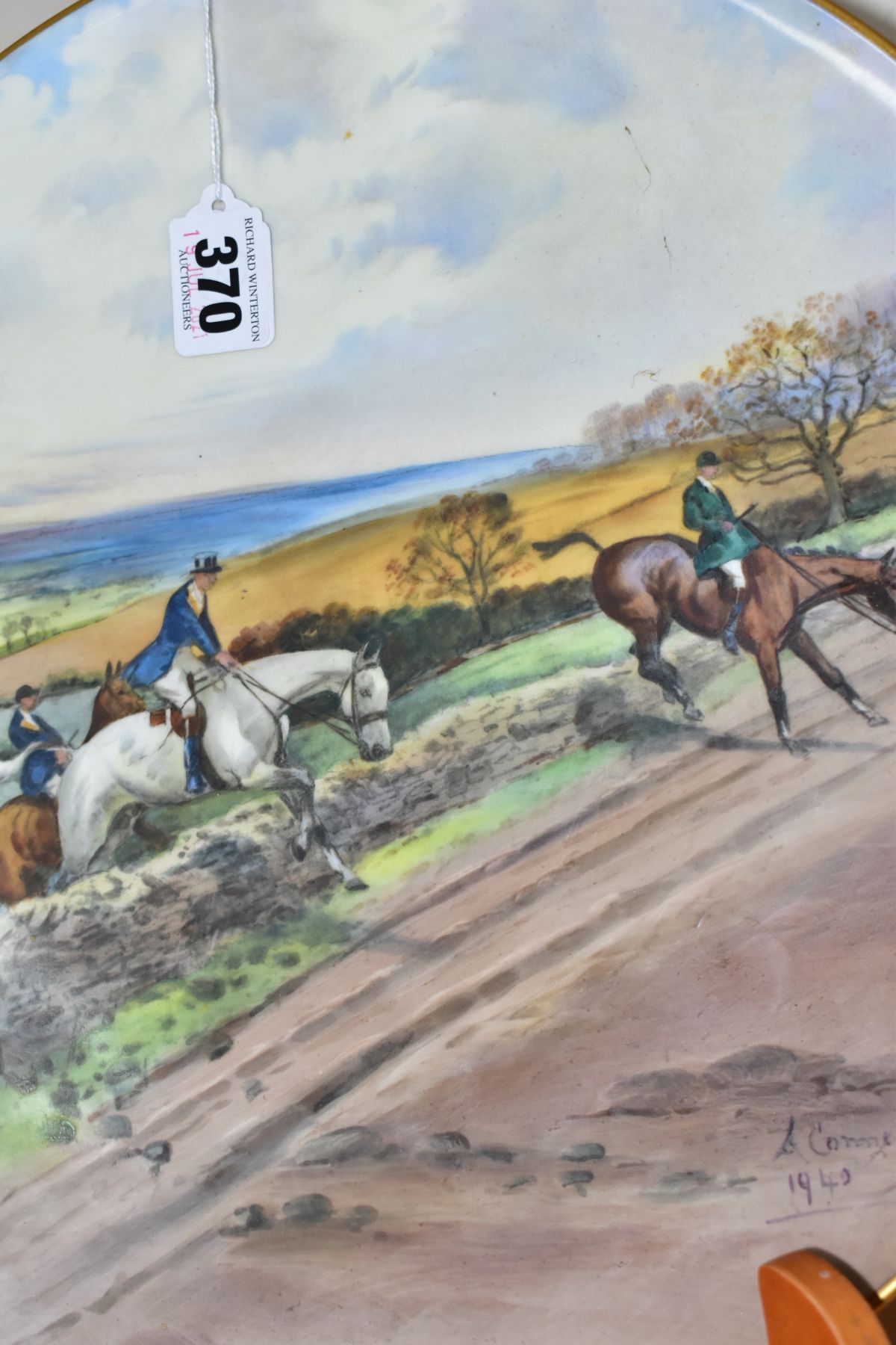 TWO W.T. COPELAND & SONS PLATES PRINTED WITH LIONEL EDWARDS HUNTING SCENES AND A SIMILAR CHARGER, - Image 3 of 6