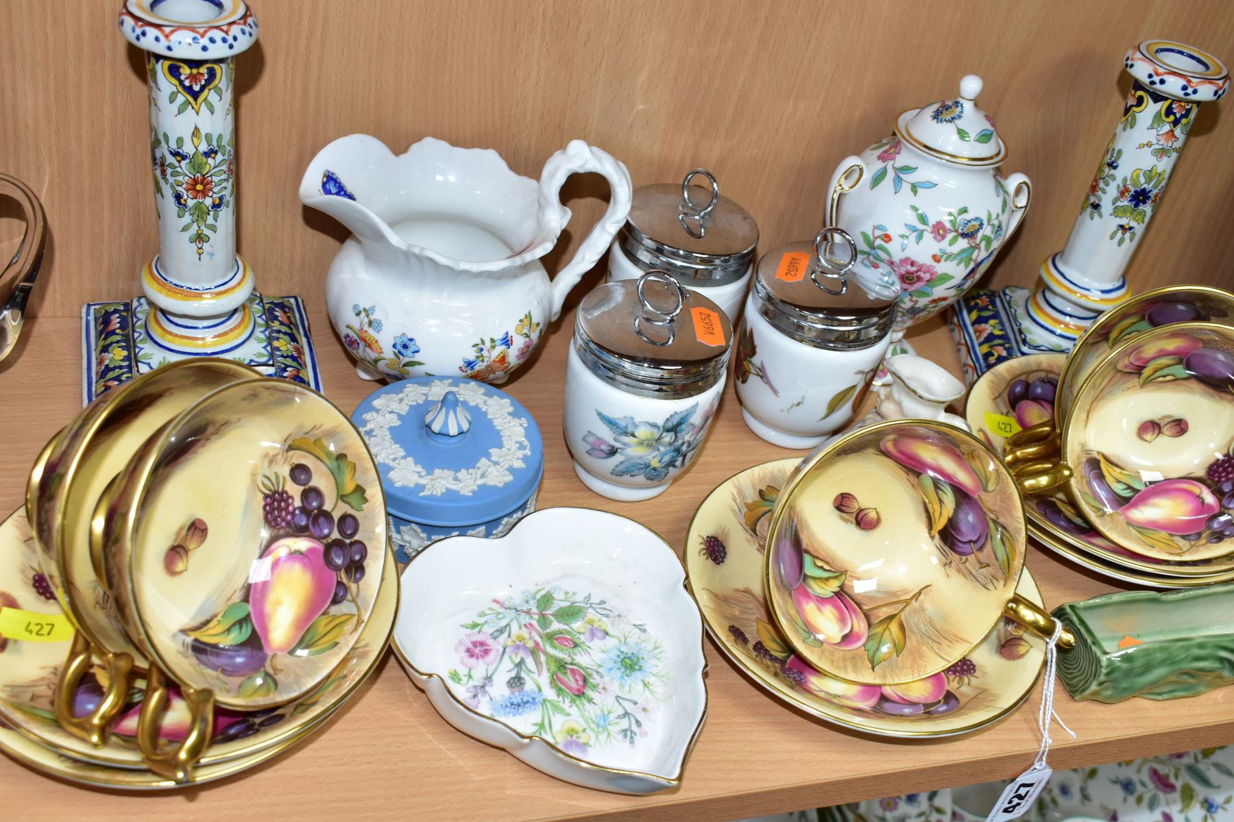 A GROUP OF CERAMICS, to include five Aynsley 'Orchard Gold' cups (seconds) and five saucers, all - Image 6 of 8