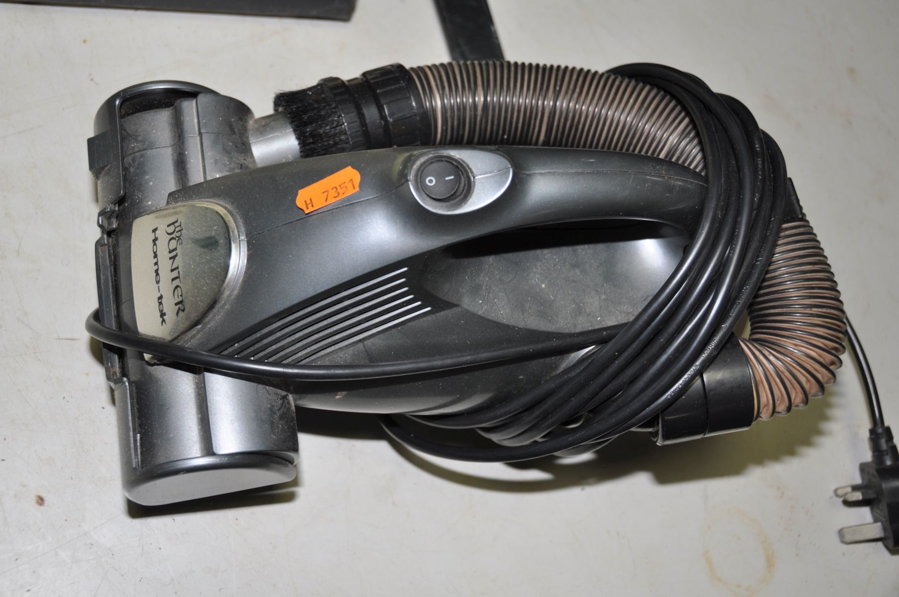 A HOME TEC THE HUNTER HAND HELD VAUUM CLEANER (PAT pass and working) a Miele S7210 Upright Vacuum - Image 3 of 3