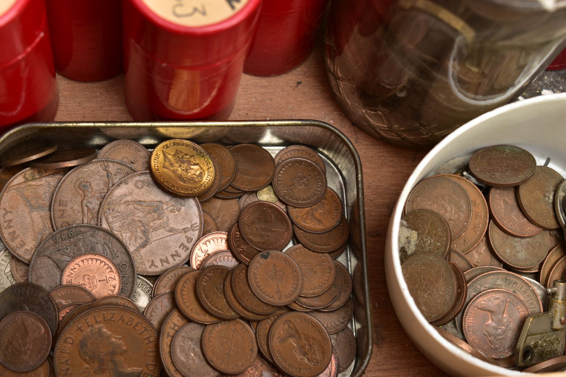 A WOODEN BOX CONTAINING UK COINS to include some late pre decimal penny coins, some U.N.C in part - Image 2 of 3